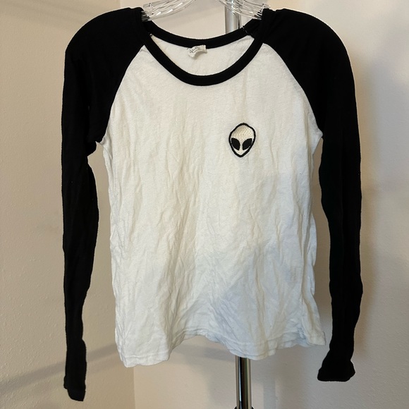 John G White/Black Alien Longsleeve T-Shirt - OS - Picture 1 of 4